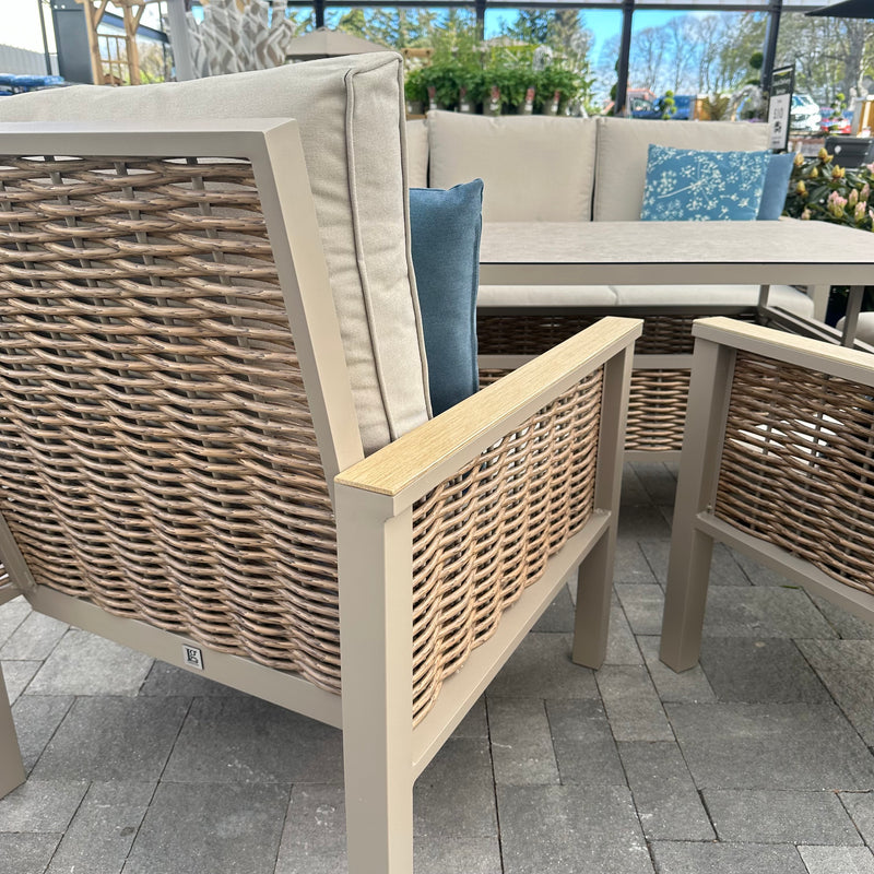 Campora Lounge Dining Set