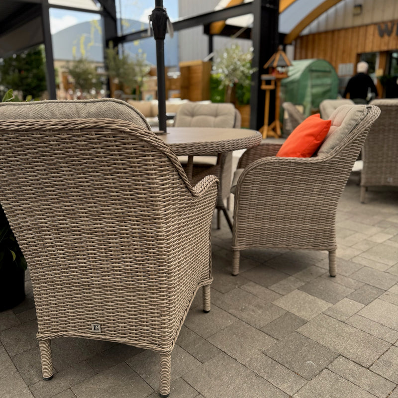 St Tropez 4 Seat Set with Parasol